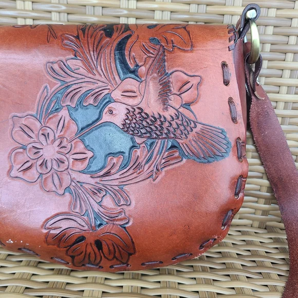 Handcrafted Brown Leather Crossbody Bag Beaded Embossed Humming Bird Design - Picture 8 of 16